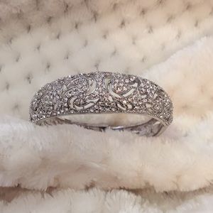 White stones bracelet